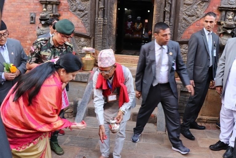 राष्ट्रपतिद्वारा नवदुर्गाको पूजा तथा प्रसाद ग्रहण