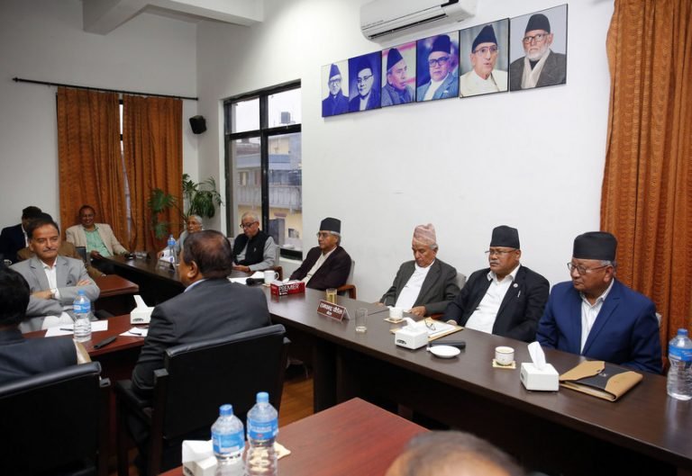 कांग्रेसको केन्द्रीय समितिको बैठक नेविसंघको लफडाले स्थगित