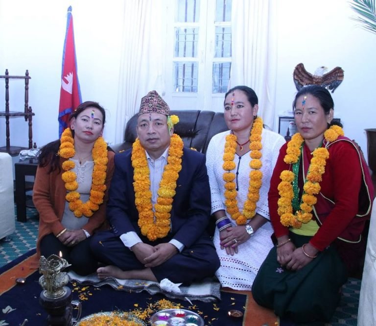 उपराष्ट्रपतिले लगाए भाईटीका