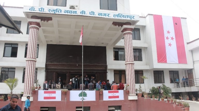 काँग्रेसको प्रश्नः देशमा सरकार छ भने कहाँ छ ?