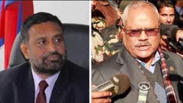 निधि र गच्छादार को वरिष्ठ ?