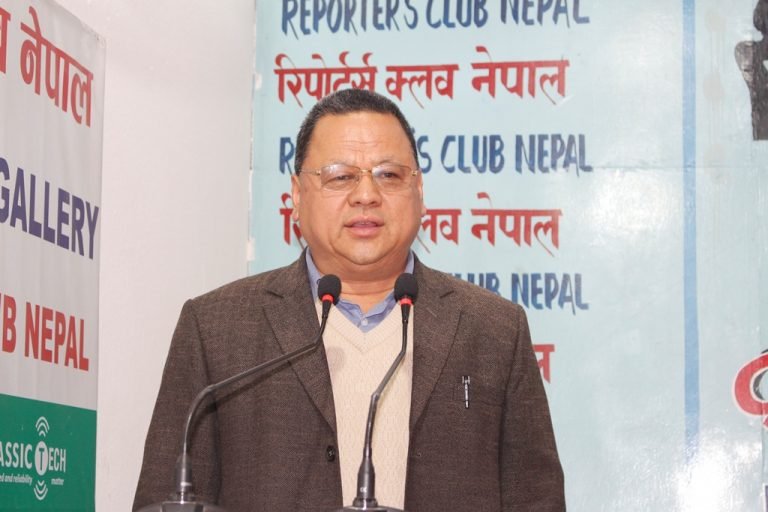 डा. केसीको माग बेलैमा संबोधन गर्न चिकित्सक संघको आग्रह