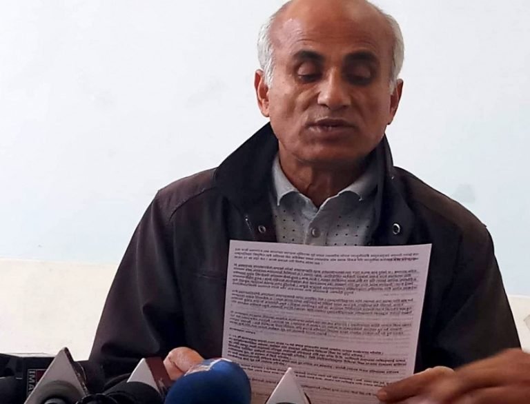 इलाम पुगेका डा. केसीले एक साताकोलागि आमरण अनसन स्थगित गरे  .