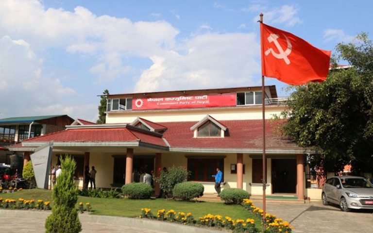 ओलीका विरुद्ध शिर्ष नेताले गरे गोप्य बैठक