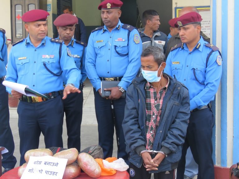 अफिम सहित हेटौँडाबाट एकजना पक्राउ