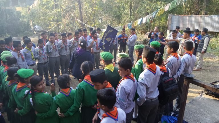 एकेडेमिको हाईकिङ्ग सफलः ३३ स्काउटहरुले पाप्त गरे एभरेष्ट ब्याज