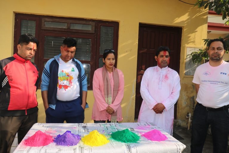 मकवानपुर पत्रकार महासंघले मनायो होली