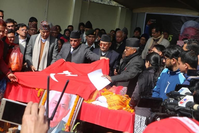 भरतमोहन अधिकारीको राजकीय सम्मानका साथ अन्त्येष्टि गरीयो