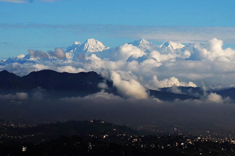 आज पनि मौसममा बदली, हावाहुरीसँगै बर्षाको सम्भावना