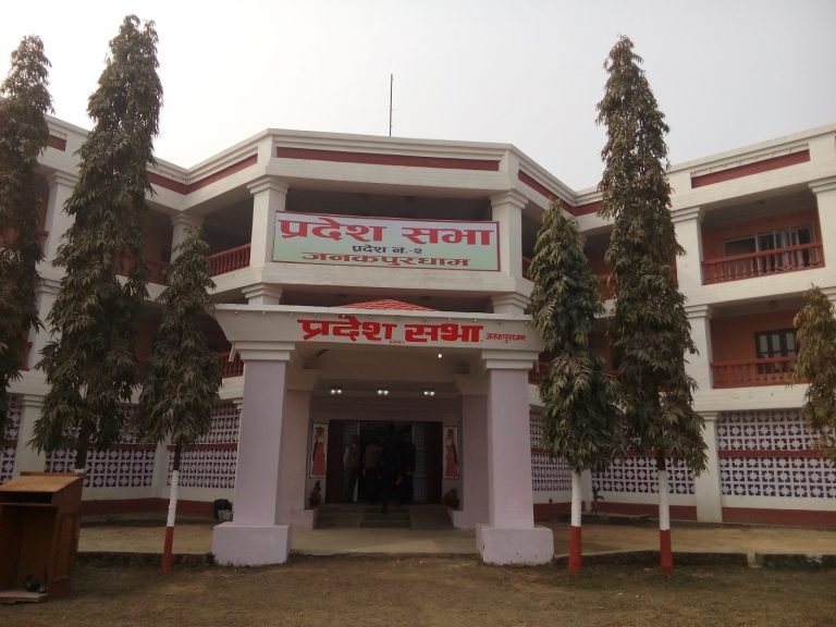 आँधीबेहरीमा मृत्यु भएका परिवारलाई तीन लाख राहत