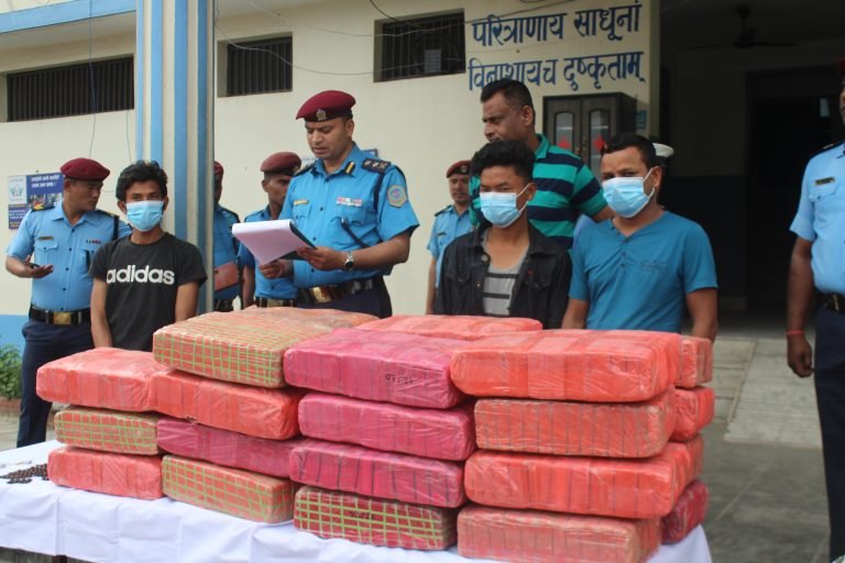 २ क्विन्टल गाँजा सहित हेटौँडाबाट दुई जना पक्राउ