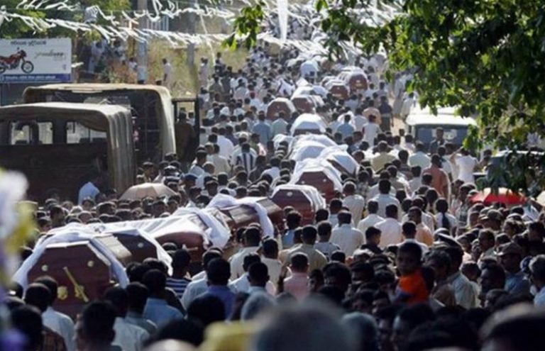 श्रीलङ्का आक्रमणमा ज्यान गुमाएकाहरुको सामूहिक अन्त्येष्टि