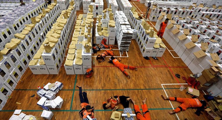 मतगणनामा खटिएका २७० भन्दा बढी कर्मचारी थकाइकै कारण मृत्यु