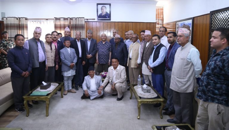 आठराई बासीलाई प्रधानमन्त्रीले भने बजेटको चिन्ता नगर्नुहोस्