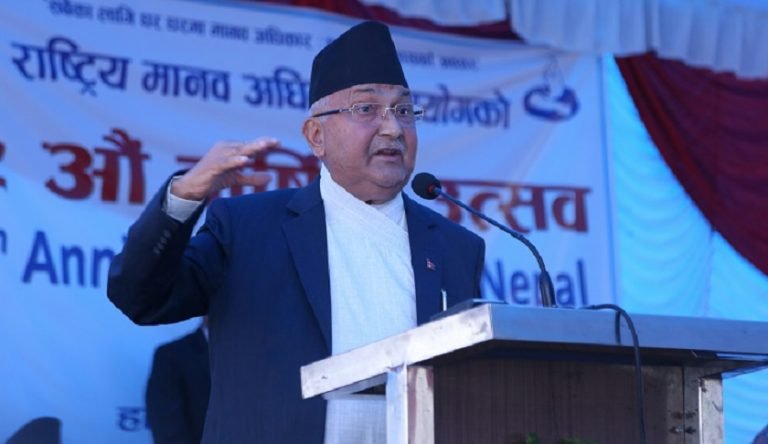 प्रधानमन्त्रीले भनेः ‘हिजो बम पड्काउने आतंककारी समूहको माग के हो सोध्न चाहन्छु ?