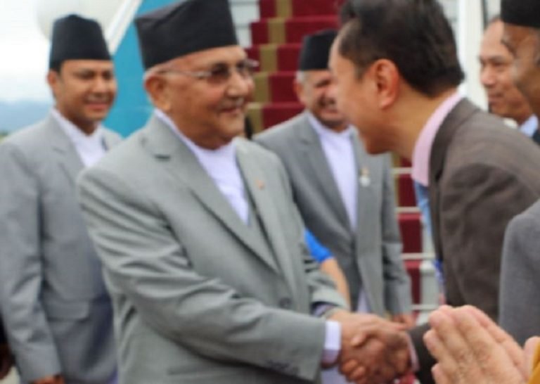 प्रधानमन्त्री ओली पुगे हा लोङ खाडी