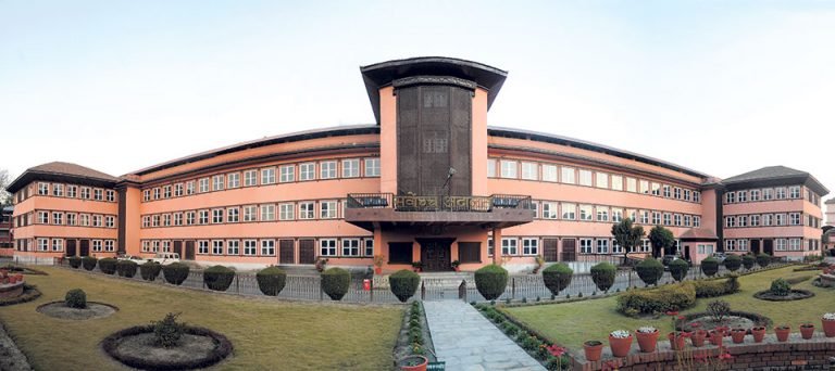 सांसदले खर्च गर्ने ६ करोड बजेट खारेज गर्न माग गर्दै सर्वोच्चमा रिट