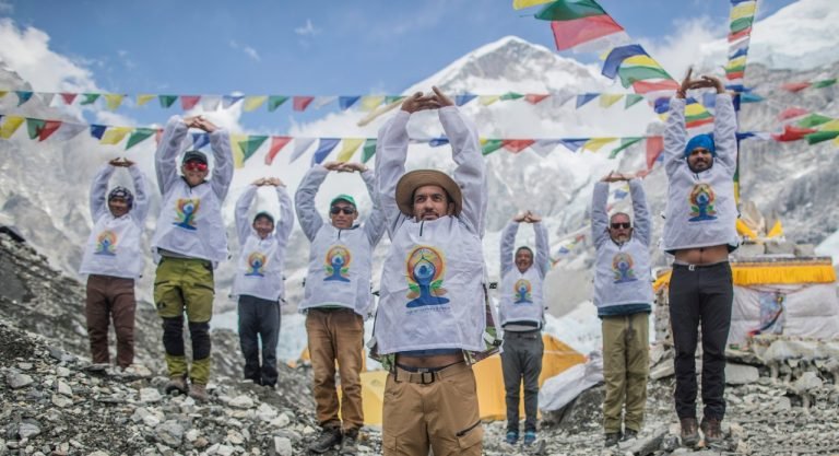 भारतीय दूतावासद्वारा सगरमाथाको काँखमा योग अभ्यास