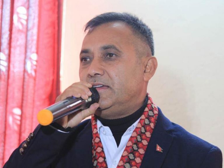 विश्वप्रकाशको आरोपः असंसदीय प्रधानमन्त्रीका फोटोकपी सञ्चारमन्त्री