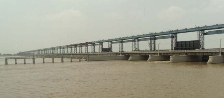 सप्तकोशीमा पानीको बहाव उच्च, ब्यारेजको ढोका बन्द गर्न भारतको दबाब