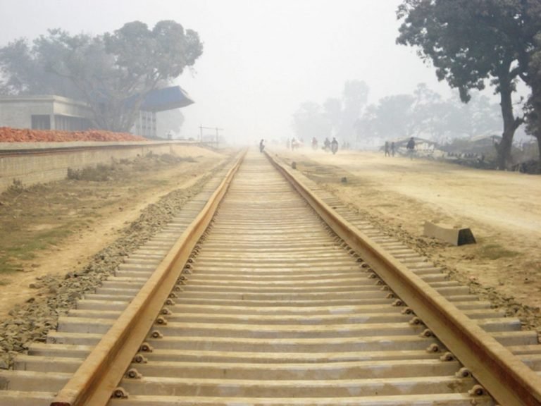 जनकपुरमा रेलको लिक बाढीले बगायो