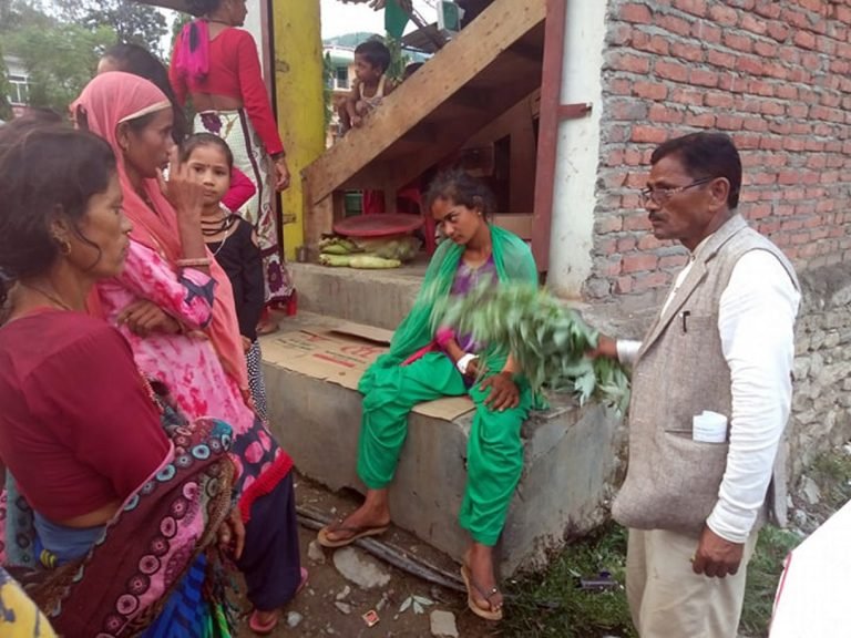 सर्पले डसेपछि वडाध्यक्षले गरे झारफुक