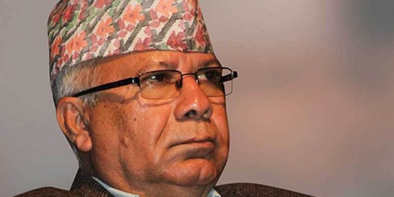ओलीले प्रधानमन्त्री वा अध्यक्षमध्ये एक छाड्नुपर्छः माधवकुमार नेपाल (पूर्णपाठसहित)