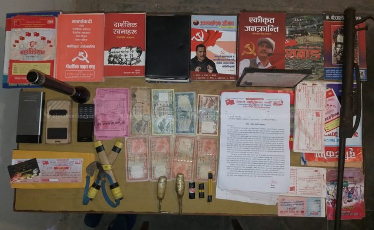 हतियार र विस्फोटक पदार्थसहित २ जना पक्राउ