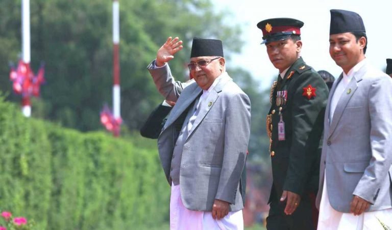 प्रधानमन्त्री ओली भोलि मात्रै स्वदेश फर्कने , सिंगापुर बसाई एक दिन लम्बियो