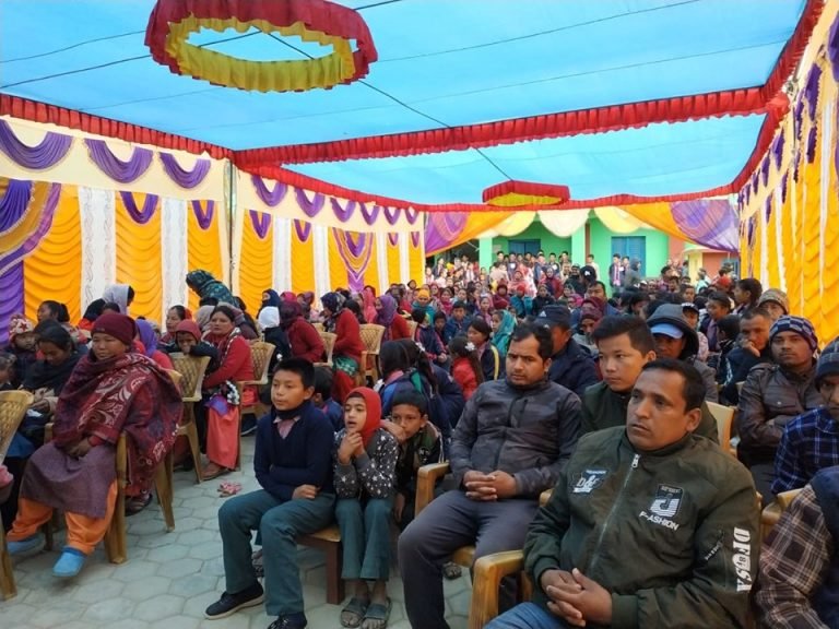 बंशगोपालमा प्रहरी विद्यालय कार्यक्रम