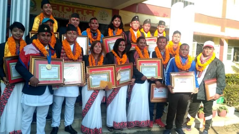 मकवानपुरका साग विजेता खेलाडी नगद सहित पुरस्कृत
