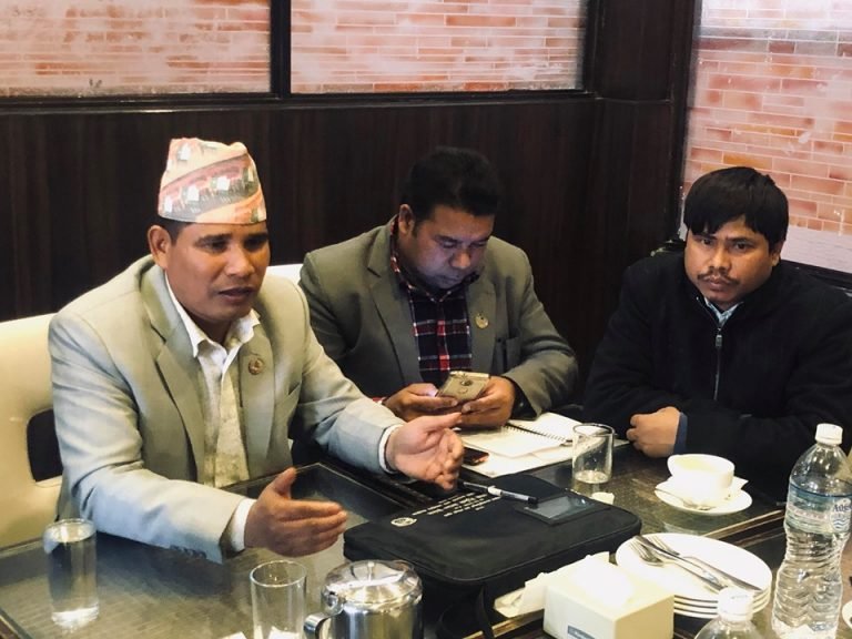 रानाथारुले आदिवासी जनजातिको पहिचान पाउँदा धनगढीमा मनाए दिपावली (फोटो फिचर) सहित