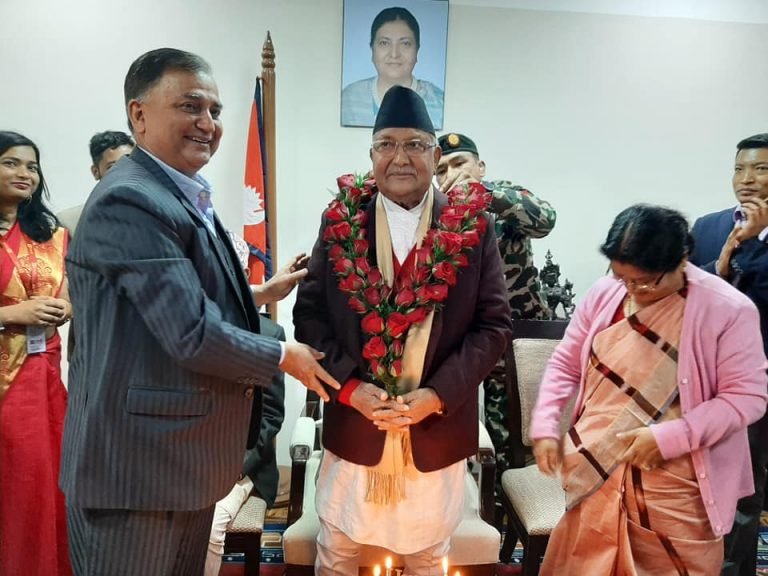 प्रधानमन्त्री ओलीको जन्मदिन बालुवाटारमा