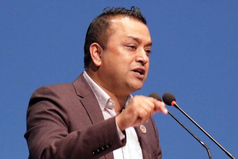 शिक्षकको आवाज दमन होइन, सम्बोधन गरियोस् महामन्त्री  : गगन थापा