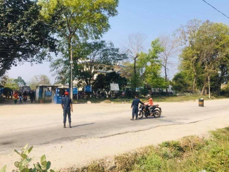 मकवानपुरबाट लकडाउन अवज्ञा गर्ने ४९ जना पक्राउ