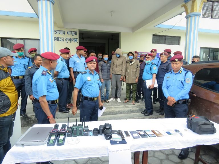 काठमाडौंबाट लुटपाटका लागि मकवानपुर पुगेका प्रहरी  पक्राउ