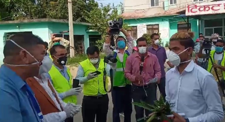 कैलालीका युवक १६ दिनमा कोरोनालाई जितेर घर फर्किए