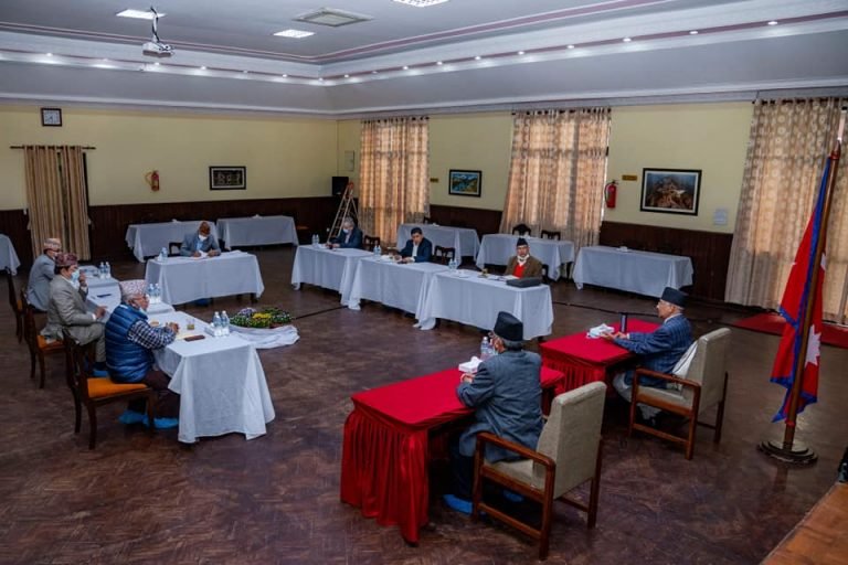 नेकपा बैठकमा प्रधानमन्त्रीको आत्मालोचना ,गौतमलाई प्रतिनिधि सभामा लैजान