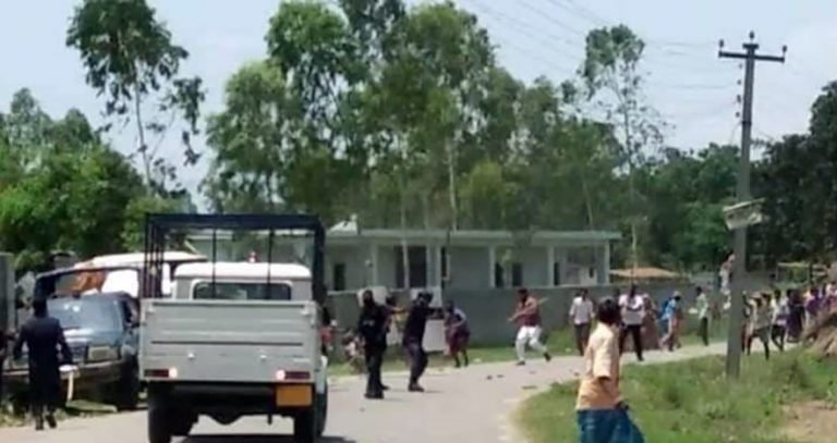 रौतहटको गुजरा नगरपालिकामा प्रहरी र स्थानीयबासीबीच भडप, वडाध्यक्ष पक्राउ