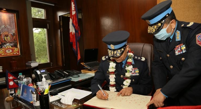 नवनियुक्त आइजिपीले सम्हाले कार्यभार