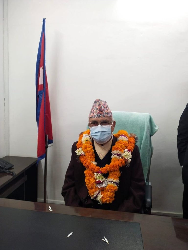 एमालेले निकालेका व्यक्ति संसदमा आए संसद चल्न दिदैनौः ओली