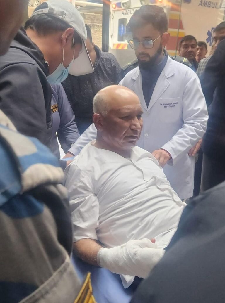 अर्थमन्त्री पौडेल र मेयर आचार्यको कीर्तिपुर बर्न अस्पतालमा उपचार सुरु