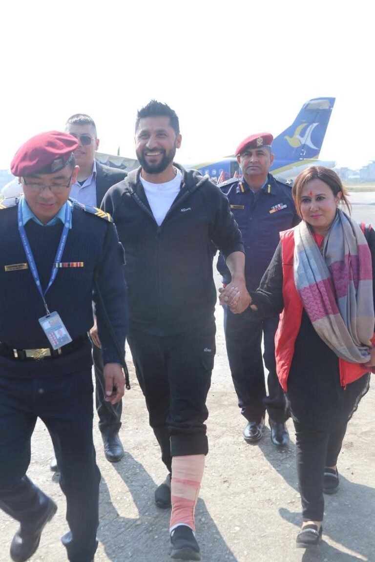 चुनावी अभियानका लागि चितवन पुगे रवि लामिछाने