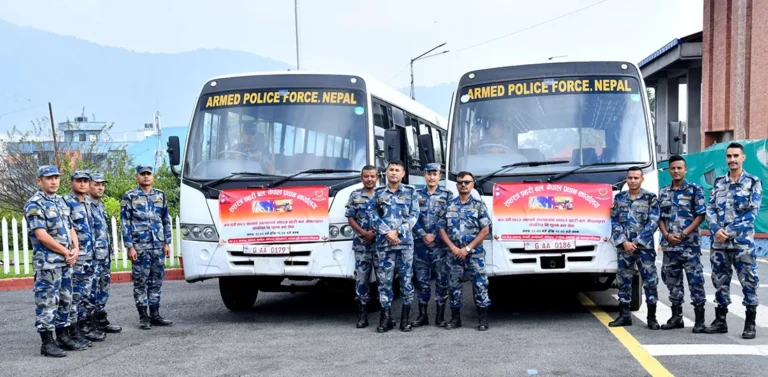सशस्त्र प्रहरीले संचालनमा ल्यायो निशुल्क बस सेवा